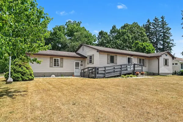 3720 Center, Ravenna, MI 49451