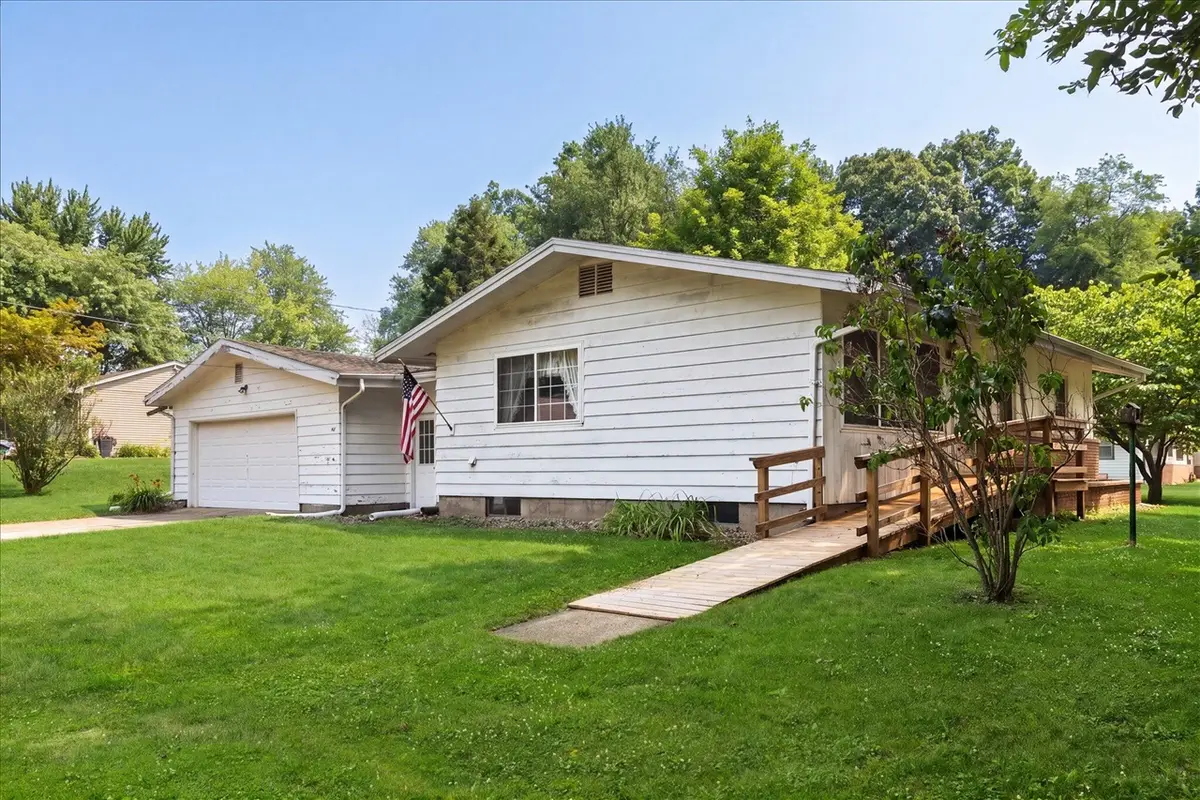 441 E Parsons, Watervliet, MI 49098 - #1