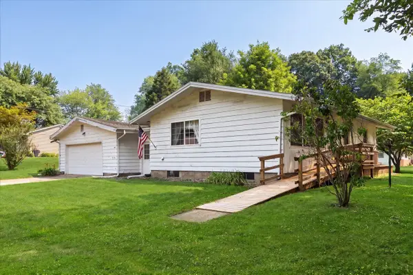 441 E Parsons, Watervliet, MI 49098