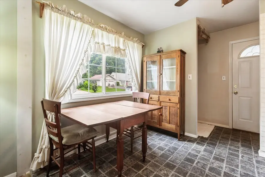 441 E Parsons, Watervliet, MI 49098 - #3