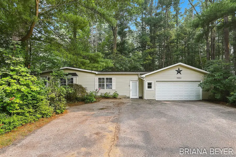 70354 16th, South Haven, MI 49090 - #3