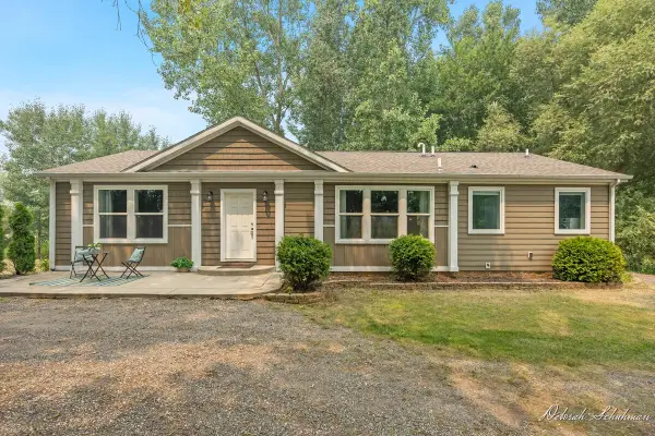 9686 10 Mile, Rockford, MI 49341