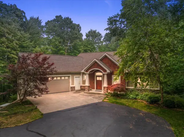 2066 Meek, Belmont, MI 49306