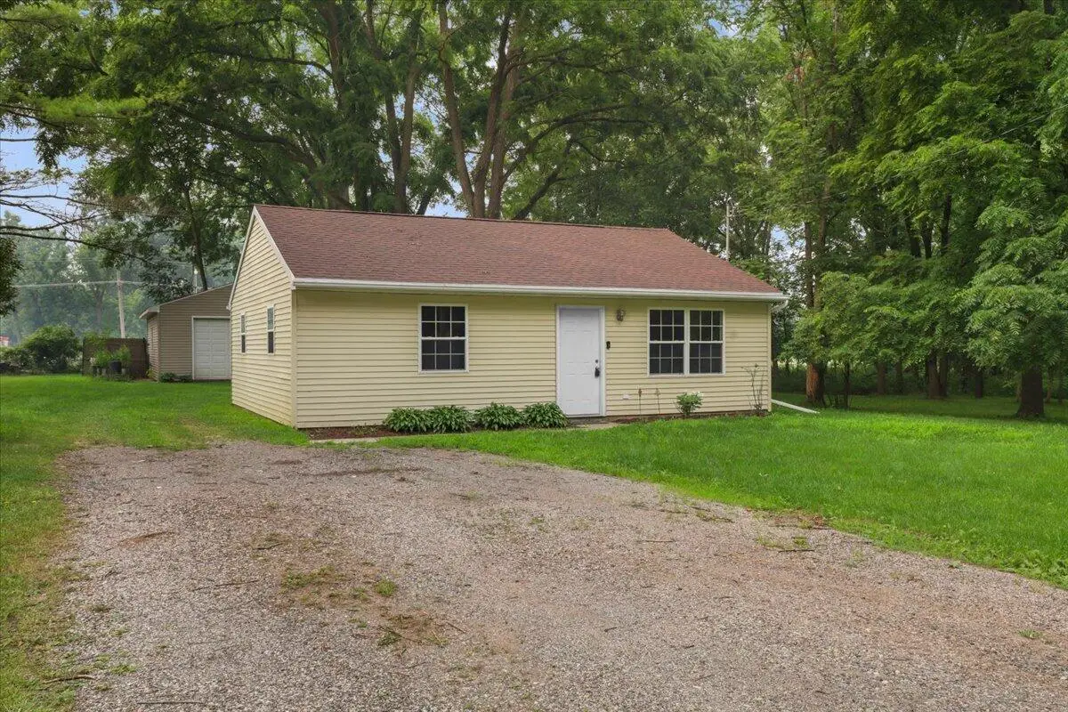 1091 Hickory, Lansing, MI 48906 - #1