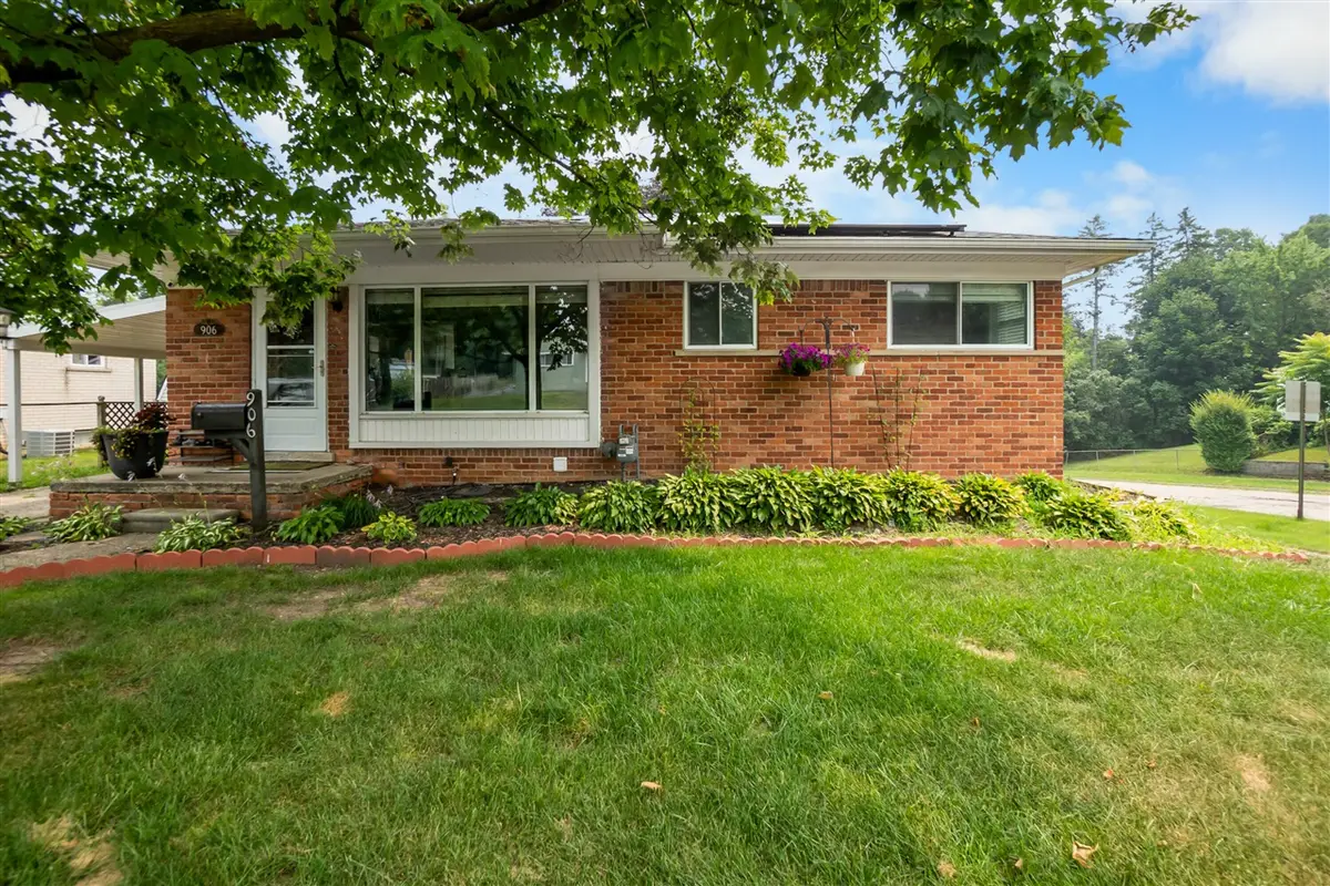 906 Squire, Milford, MI 48381 - #1