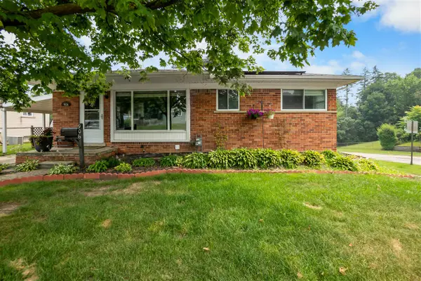 906 Squire, Milford, MI 48381