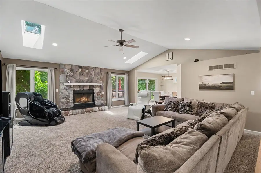 38768 Pineridge, Harrison Township, MI 48045 - #3