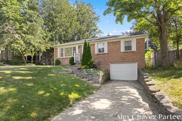 2207 Tremont, Grand Rapids, MI 49504