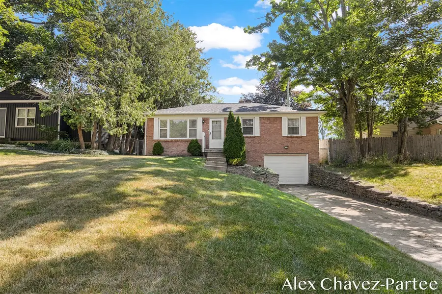 2207 Tremont, Grand Rapids, MI 49504 - #2