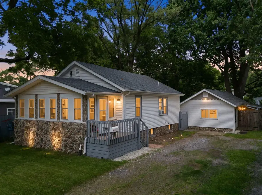 27 S Smith, New Buffalo, MI 49117 - #2