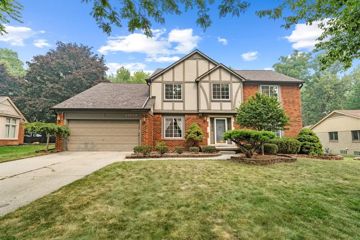 25872 Hunt Club, Farmington, MI 48335 - #1