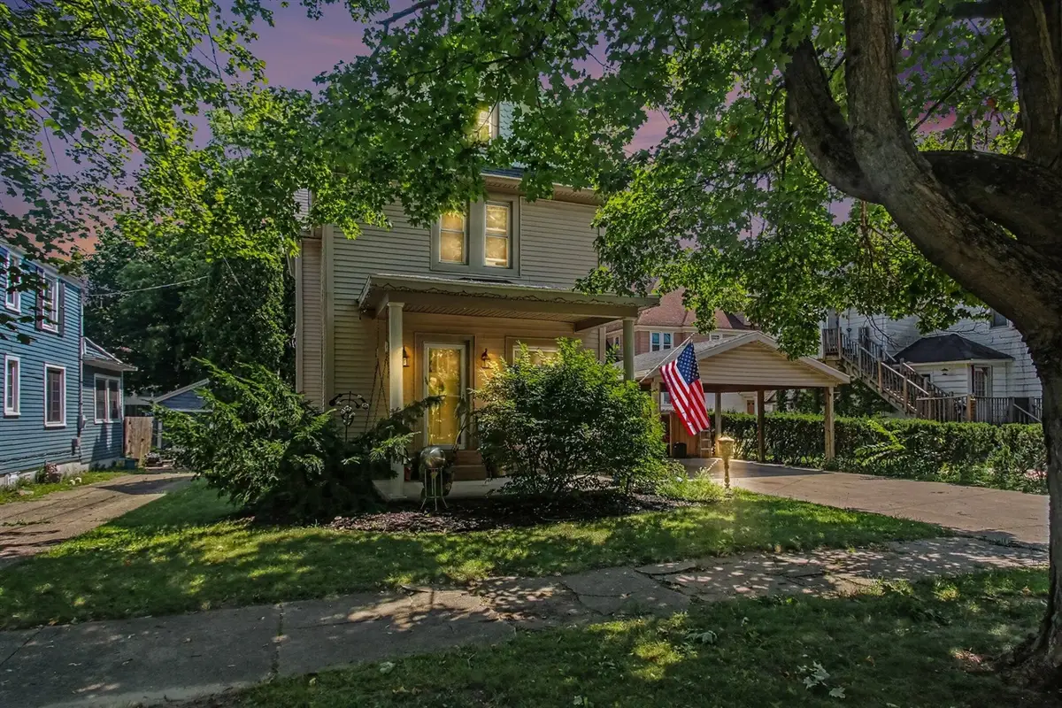 210 Pine, Allegan, MI 49010 - #1
