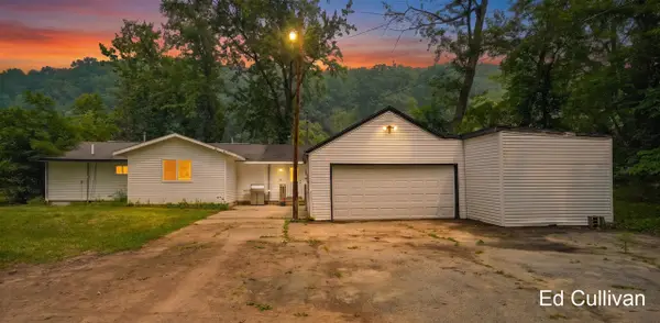 6415 W Bell Meadow, Grant, MI 49327