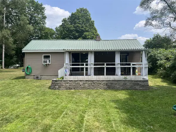 121 S Muenscher, Howard City, MI 49329
