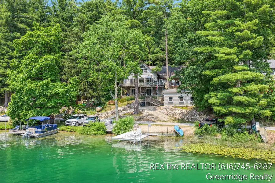 541 E Sawyer, Newaygo, MI 49337 - #2