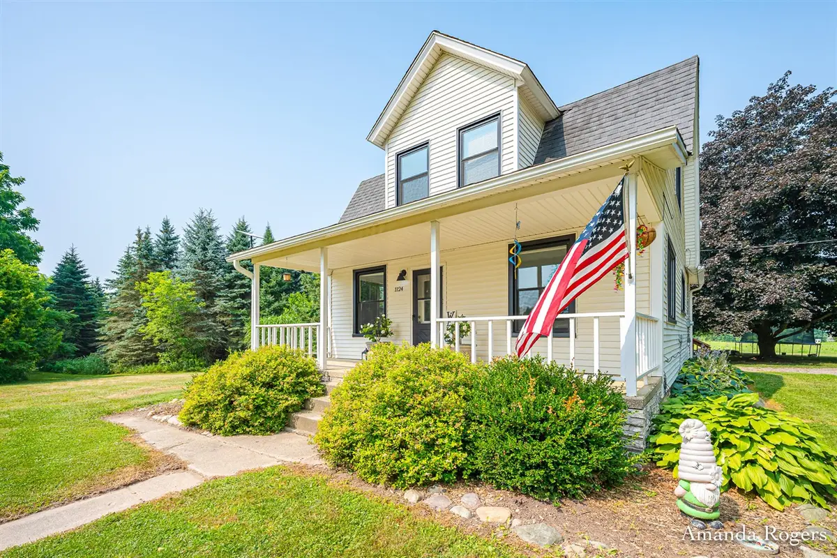 1124 Pinckney, Saranac, MI 48881 - #1