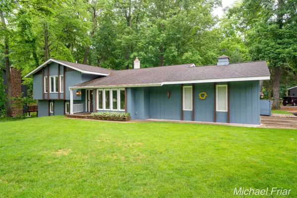 2700 Shadowbrook, Grand Rapids, MI 49546