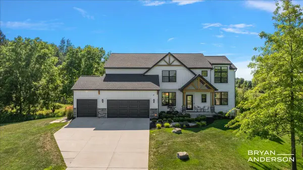 5951 Golden Hollow, Grand Rapids, MI 49512