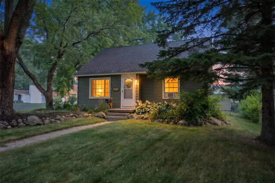 922 W Montcalm, Greenville, MI 48838 - #2