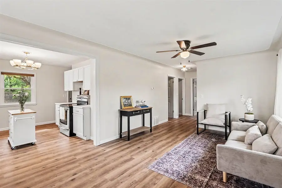 321 Snow, Level Park Oak Park, MI 49037 - #2