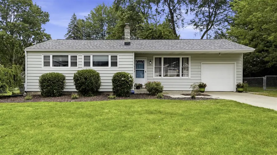1040 Kirk, Grand Rapids, MI 49546 - #2