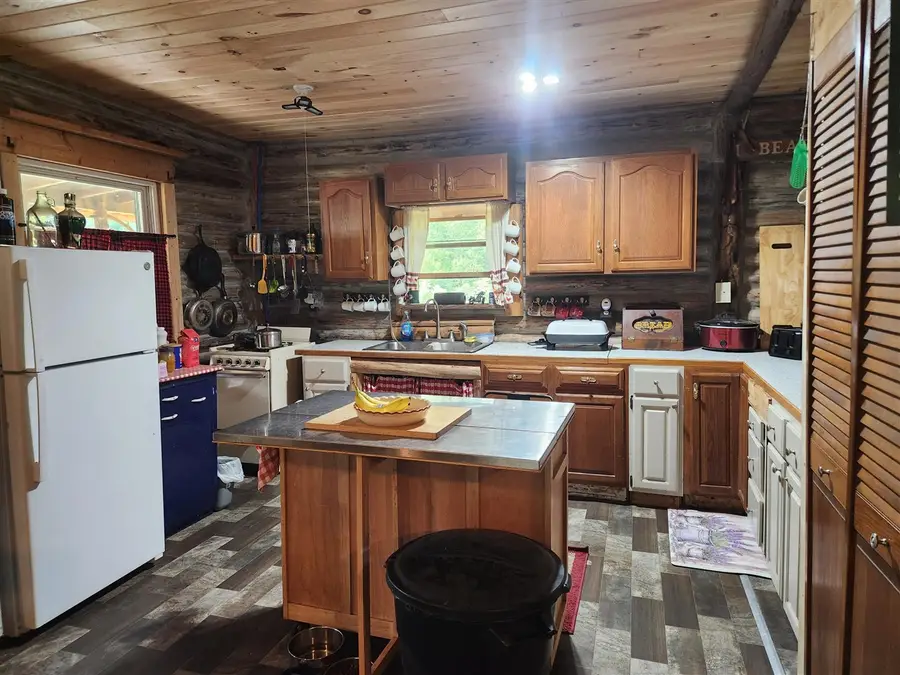 2833 E 40th, Idlewild, MI 49642 - #2