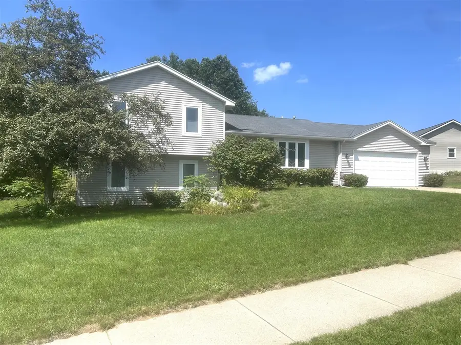 1421 Hollow Ridge, Rockford, MI 49341 - #2