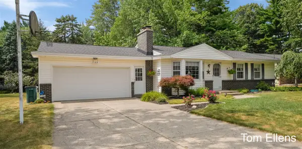 7105 Southwood, Jenison, MI 49428
