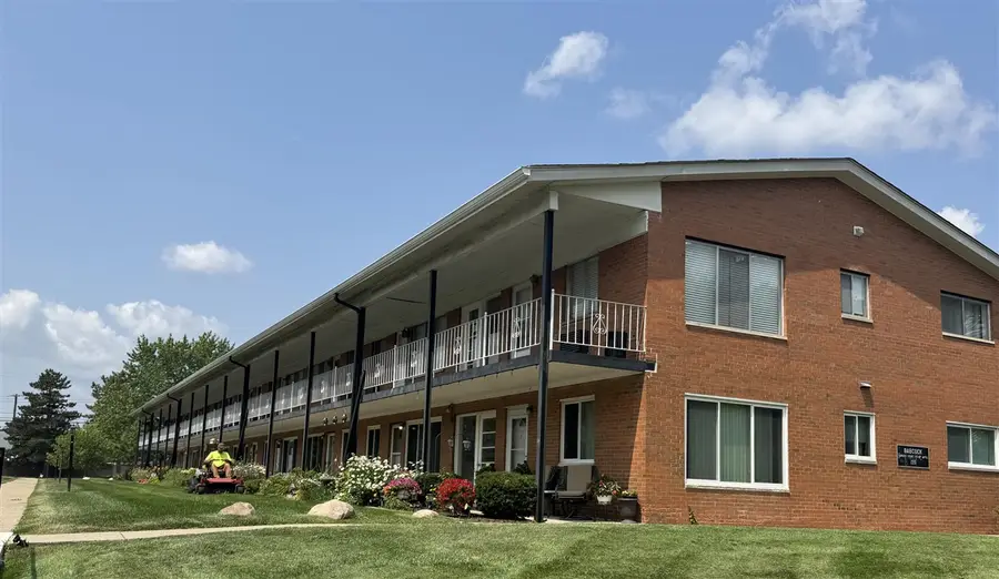 2215 Clawson, Royal Oak, MI 48073 - #2