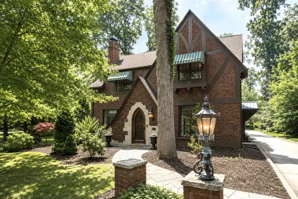 2058 Wildwood, Jackson, MI 49203