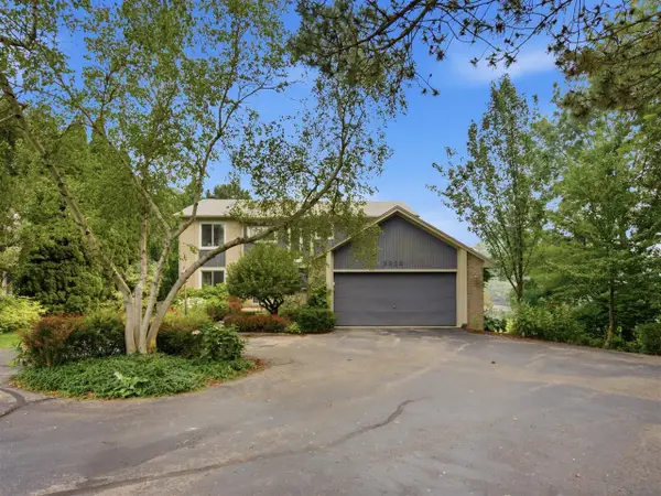 3926 Lakes Edge, Commerce Twp, MI 48382