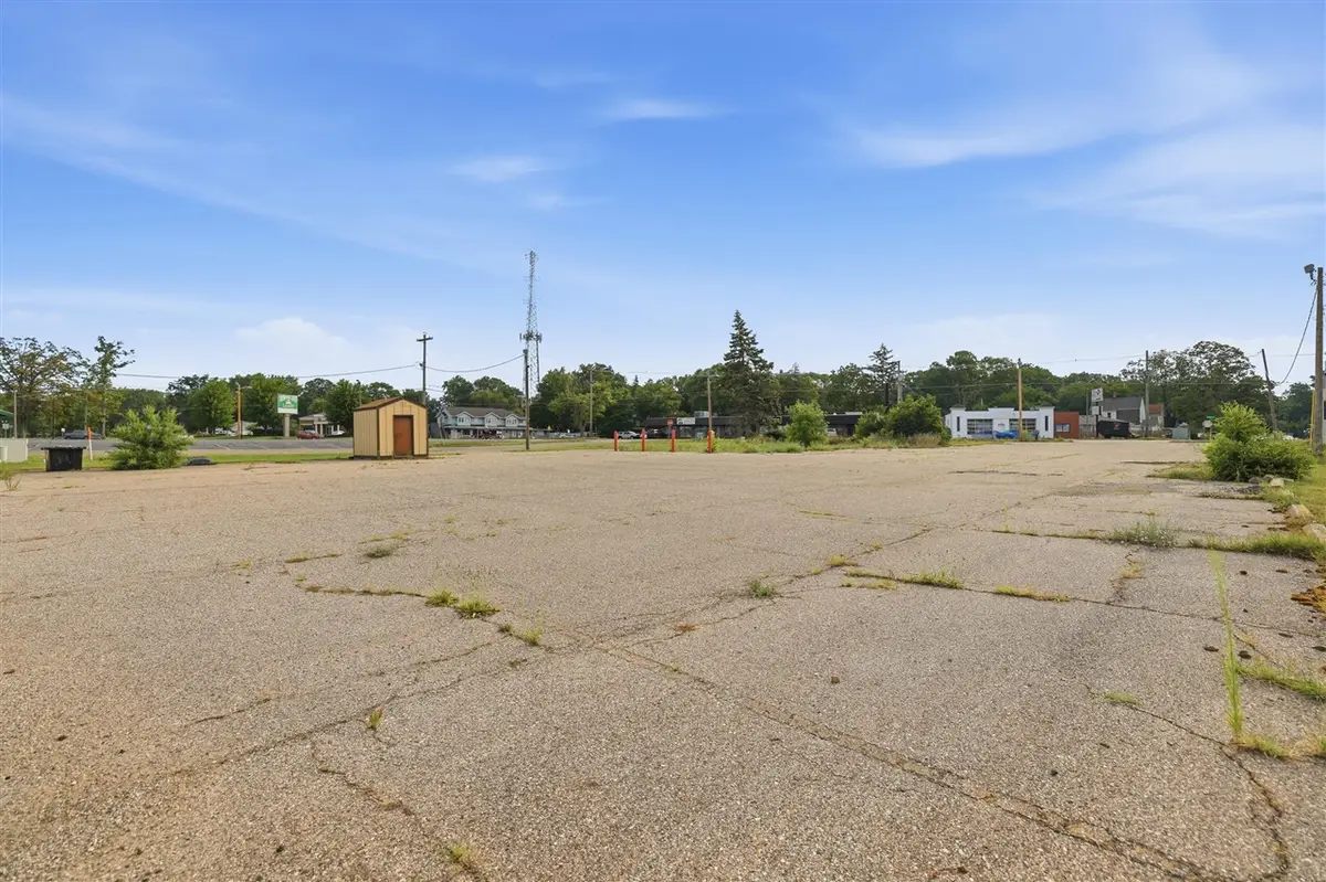 294 N River, Holland, MI 49424 - #1