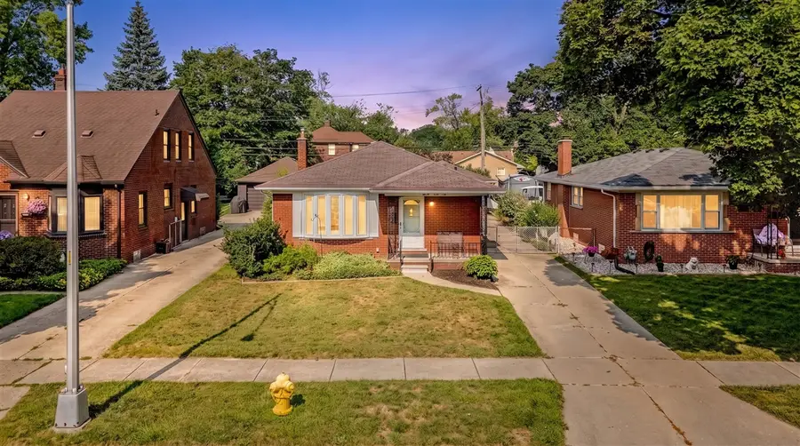 2910 Parkwood, Trenton, MI 48183 - #2
