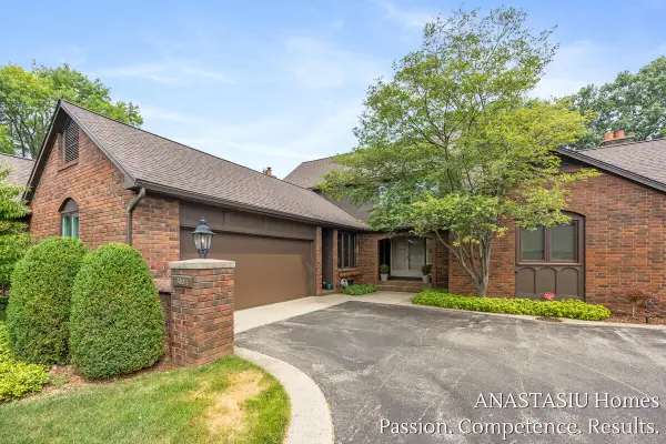 6081 N Gatehouse, Grand Rapids, MI 49546