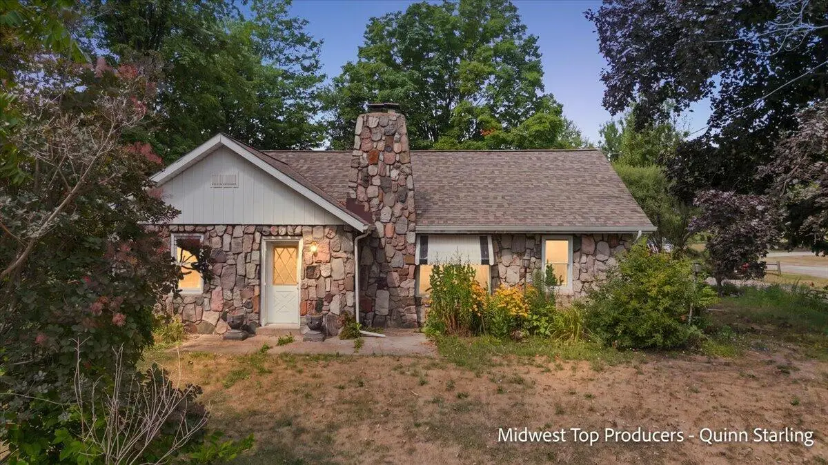 373 N Main, Casnovia, MI 49318 - #1