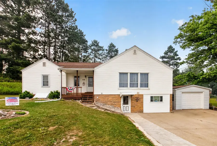 226 W Church, Reed City, MI 49677 - #2