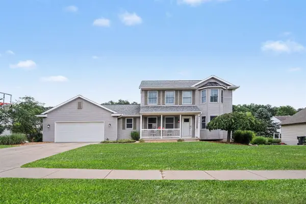6892 Petersen Valley, Rockford, MI 49341