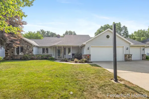 1900 Cherry Run, Grand Rapids, MI 49504
