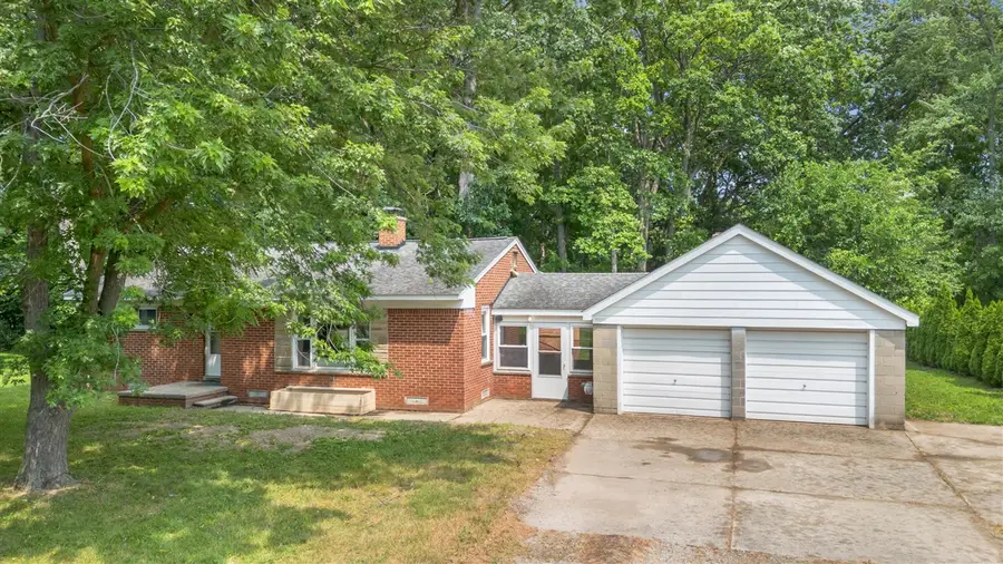 3894 Jennings, Troy, MI 48083 - #3