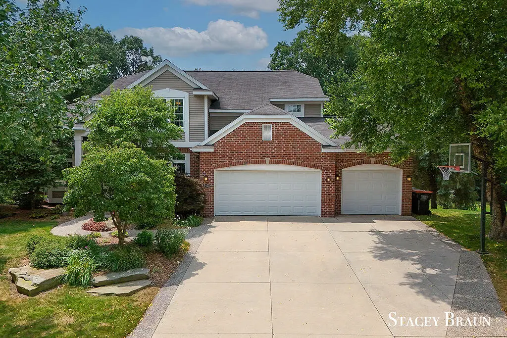 5420 Clemwood, Ada, MI 49301 - #1