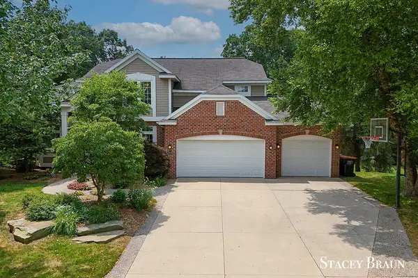 5420 Clemwood, Ada, MI 49301