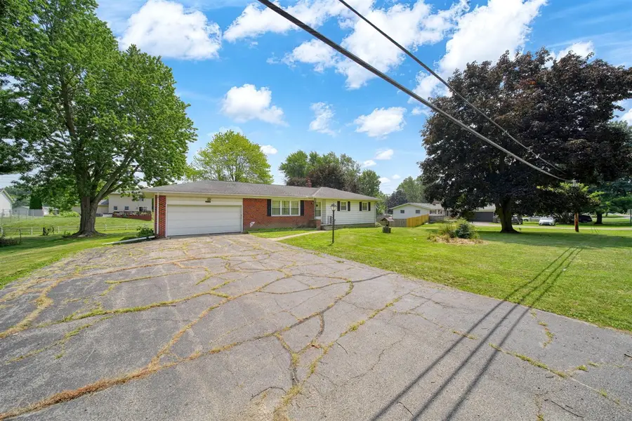 3295 Bent Oak, Adrian, MI 49221 - #2