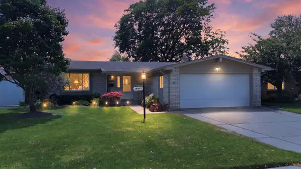 38515 Grandon, Livonia, MI 48150