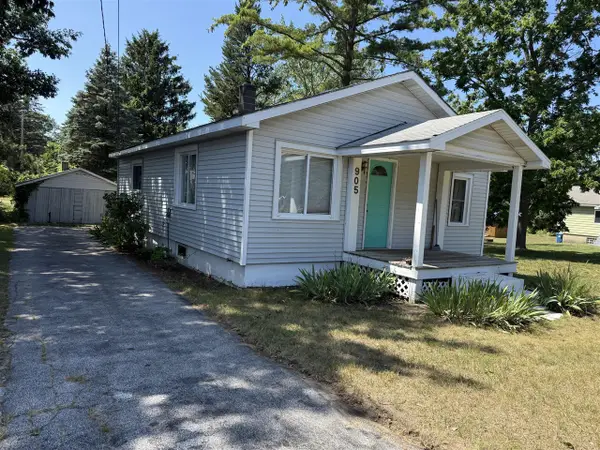 905 N Gaylord, Ludington, MI 49431