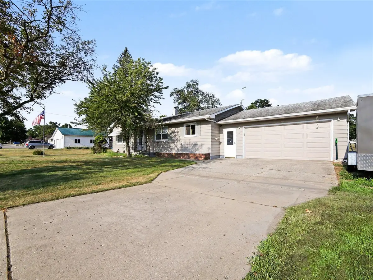 195 Smith, Hesperia, MI 49421 - #1