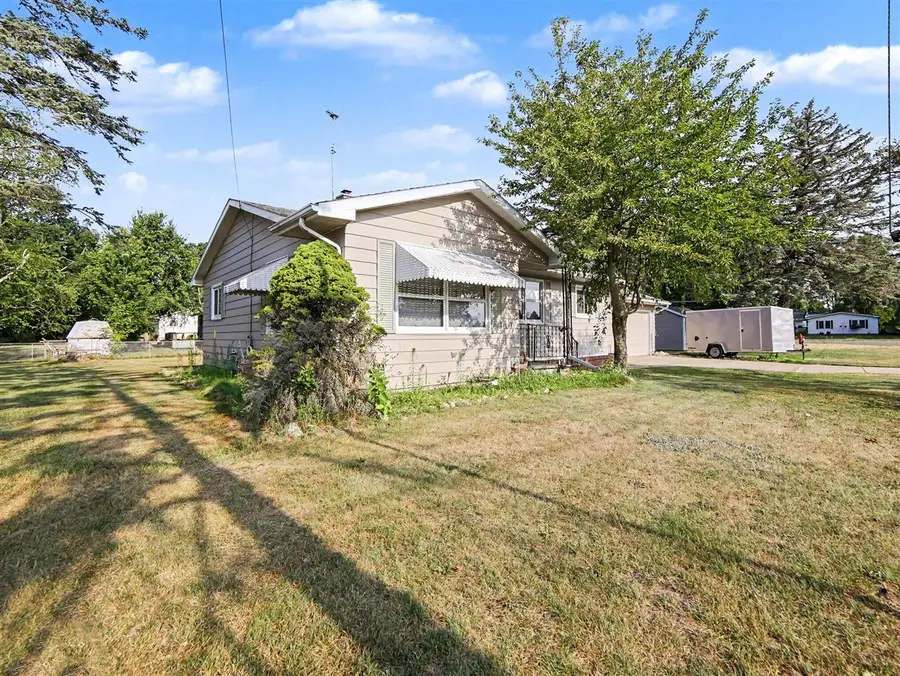 195 Smith, Hesperia, MI 49421 - #2