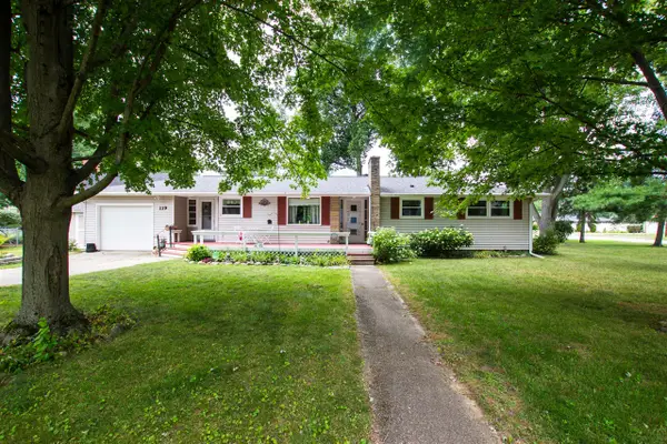 119 Cross, Dowagiac, MI 49047