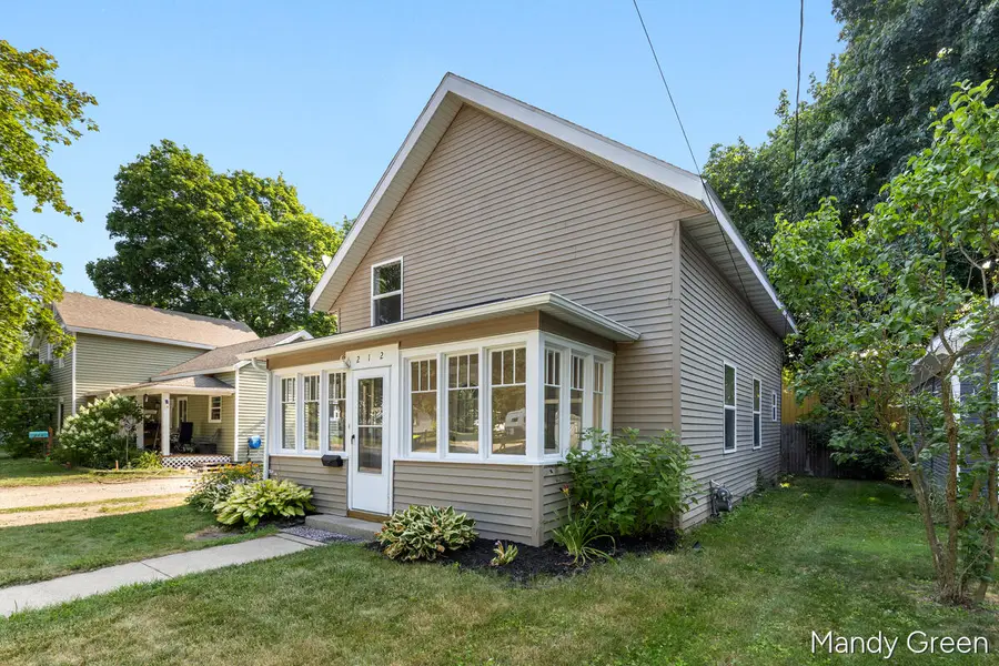 212 S Smith, Greenville, MI 48838 - #2