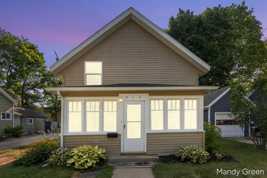 212 S Smith, Greenville, MI 48838 - #3