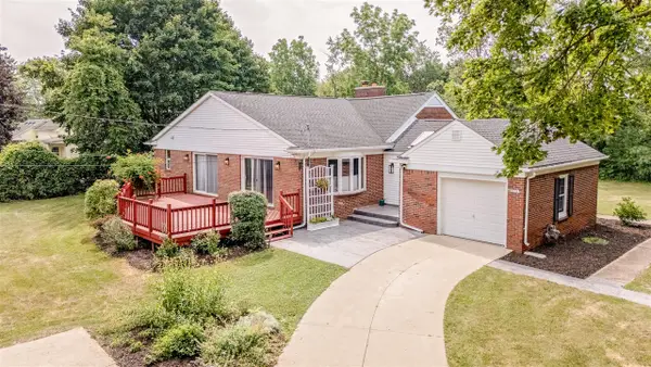 9772 Grosse Ile Parkway, Grosse Ile, MI 48138
